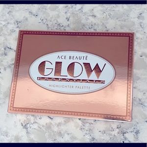 GLOW ESSENTIALS HIGHLIGHTER PALETTE